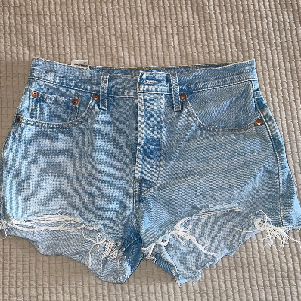 Levi Women's Shorts size 28W